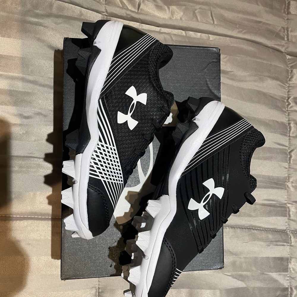 Girls Softball Cleats Size 2